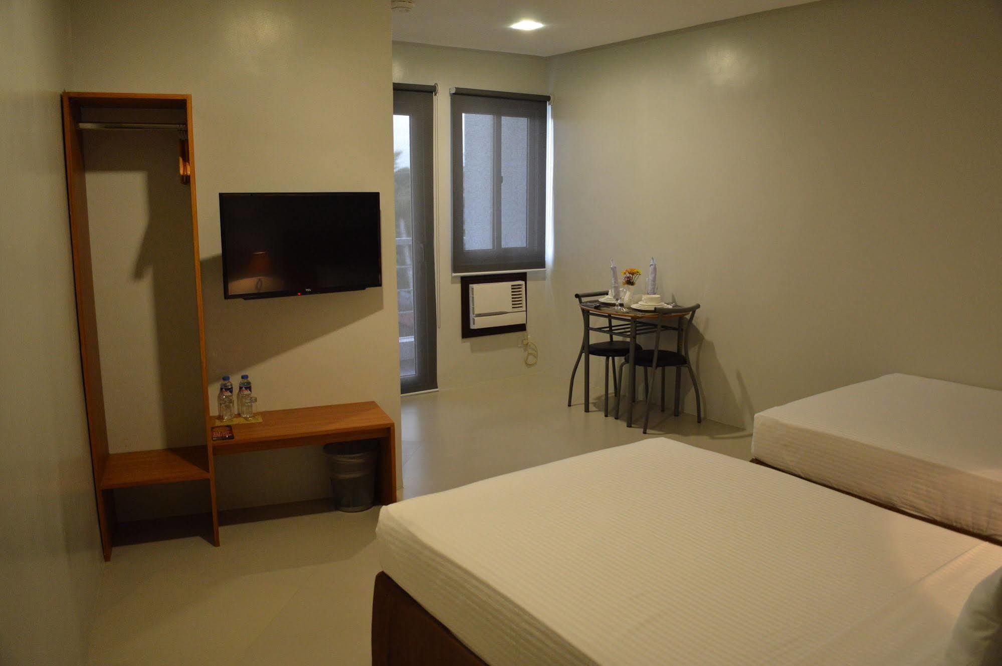Mango Suites Tuguegarao City Exterior foto